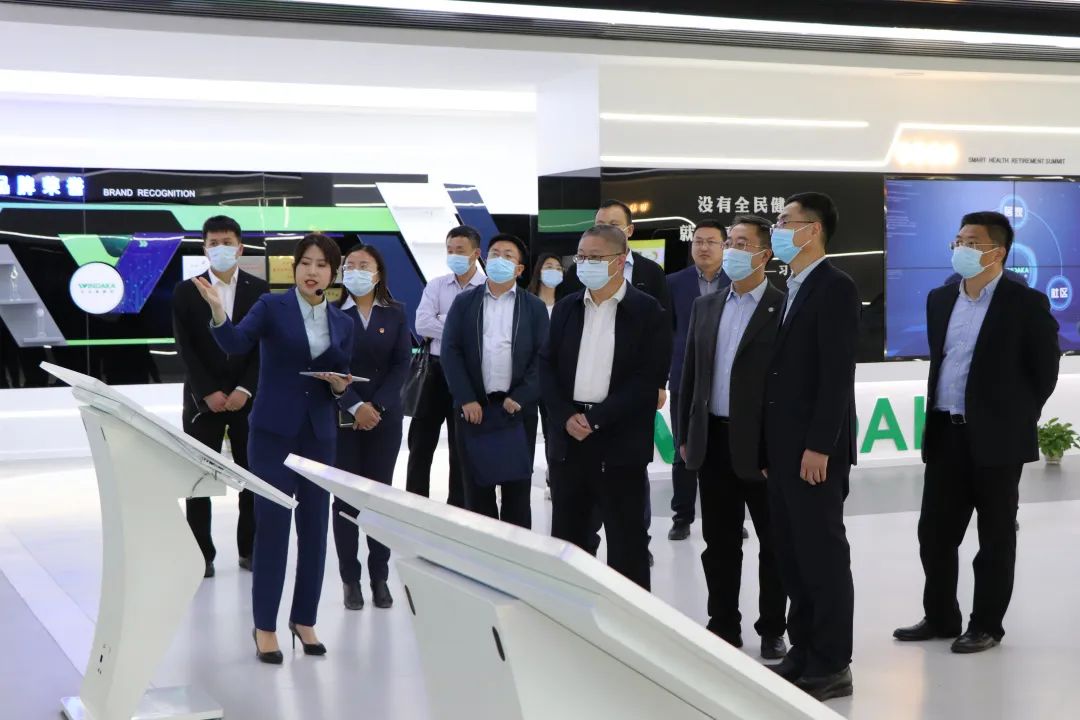 青島市大數據發展管理局領導一行蒞臨文達通股份調研指導