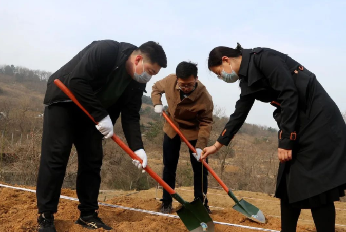 春風十里,植下一片綠 | 瑞源控股集團開展2023年植樹節(jié)系列活動 春風十里,植下一片綠 | 瑞源控股集團開展2023年植樹節(jié)系列活動