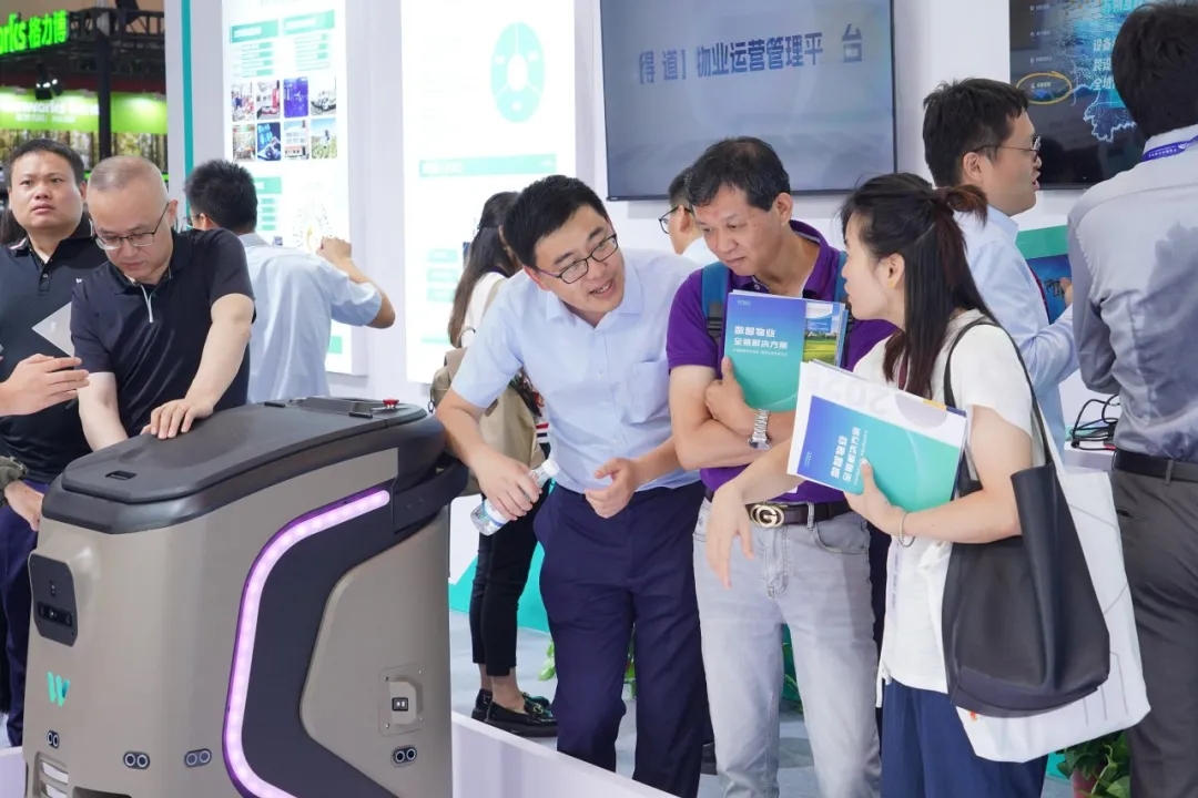 AI+機(jī)器人|文達(dá)通股份攜“數(shù)智物業(yè)全鏈解決方案”亮相中國物博會 AI+機(jī)器人|文達(dá)通股份攜“數(shù)智物業(yè)全鏈解決方案”亮相中國物博會