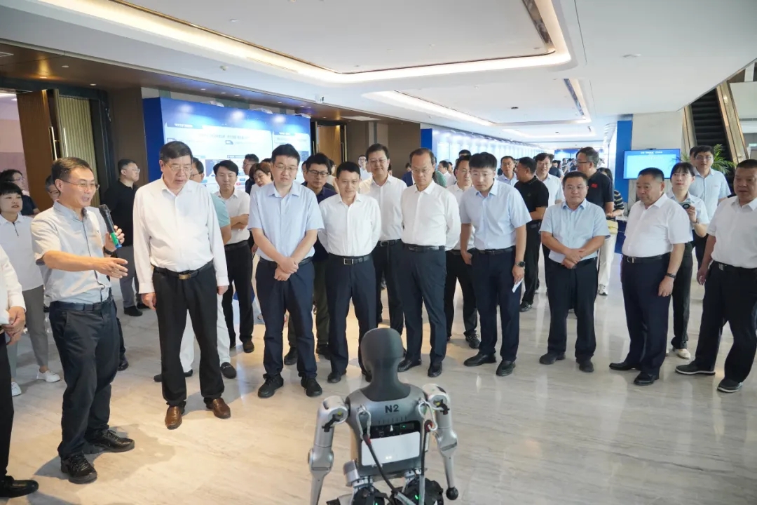 文達通股份攜“問道機器人”系列產品亮相山東省數字住建交流研討會 文達通股份攜“問道機器人”系列產品亮相山東省數字住建交流研討會